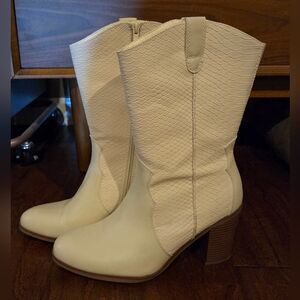 Torrid Mid-Shaft Western Cowboy Boot (WW)